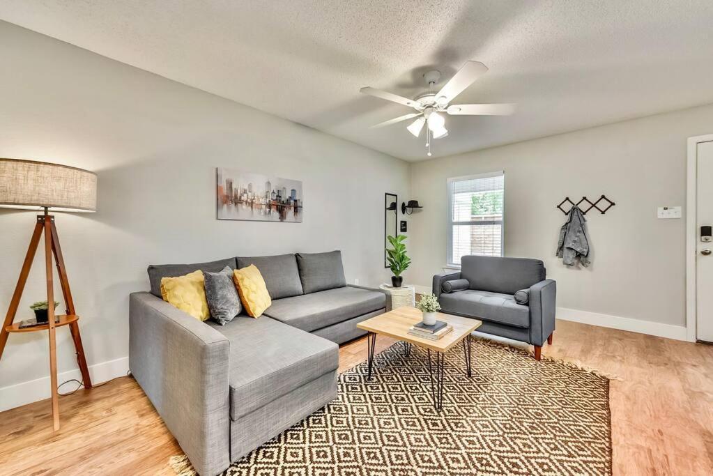 Hello Gorgeous Flat Near Downtown! * Dallas