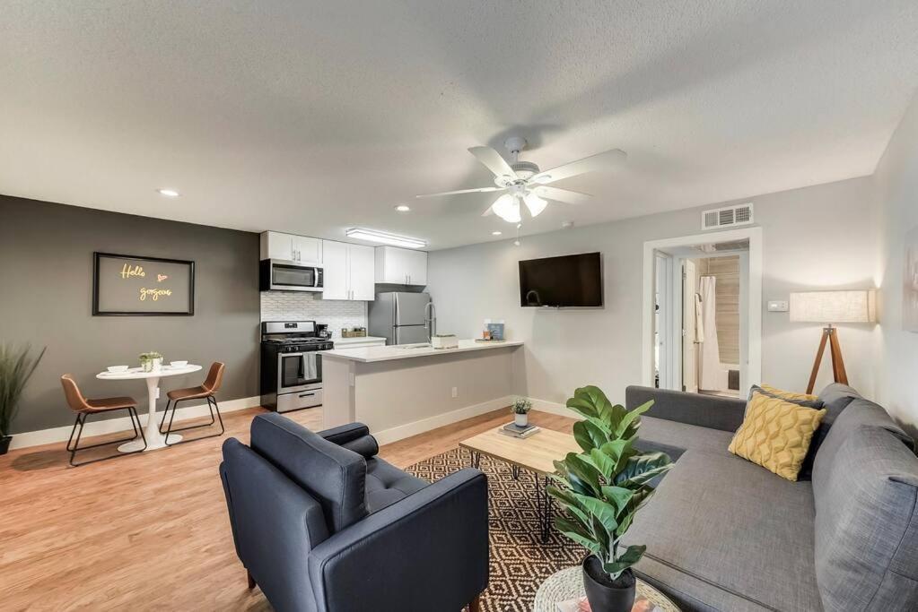 Hello Gorgeous Flat Near Downtown! Apartment Dallas