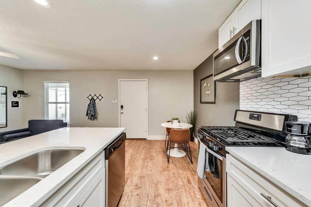 Hello Gorgeous Flat Near Downtown! Apartment *