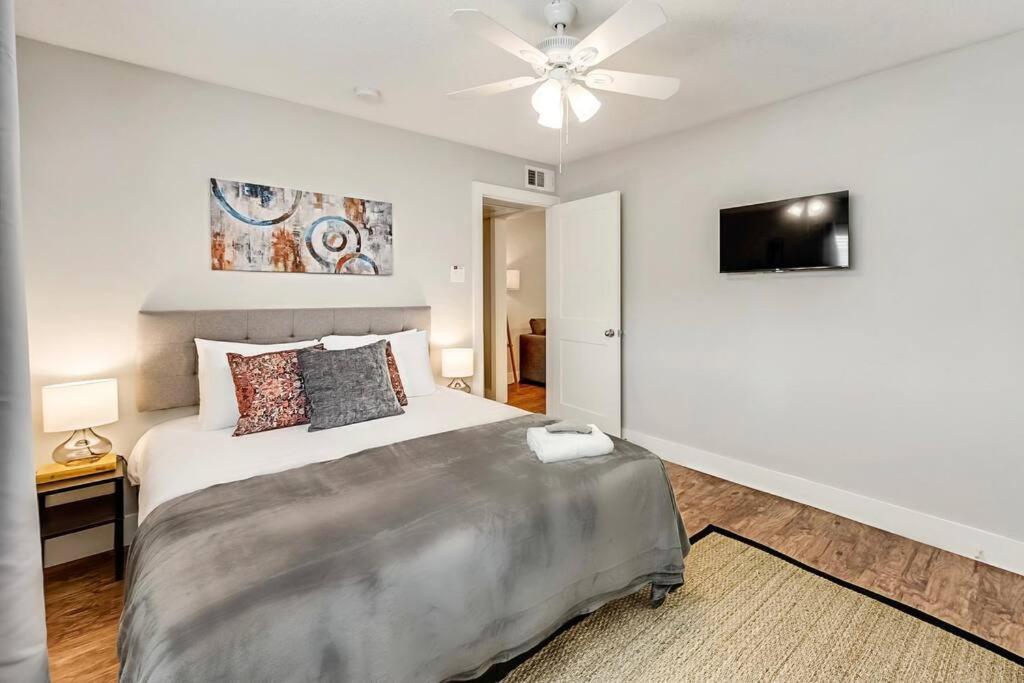 Apartment Hello Gorgeous Flat Near Downtown! *