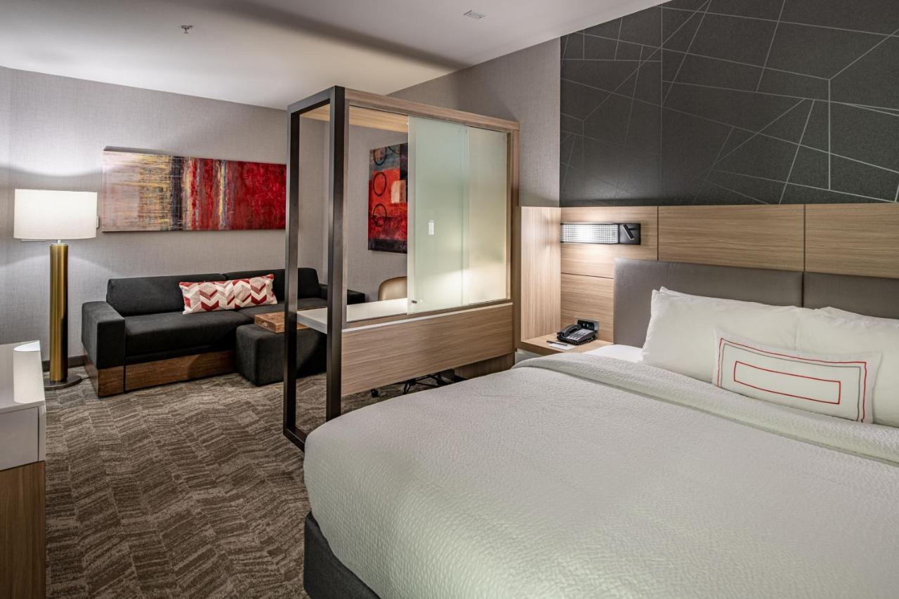 Hotel Springhill Expressway 3*