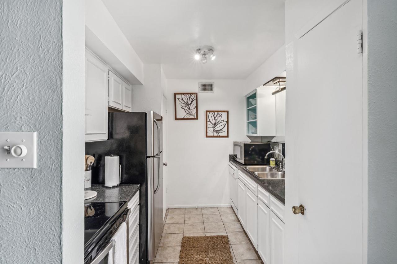 With Pool Access About 4 Mi To Downtown! Apartment