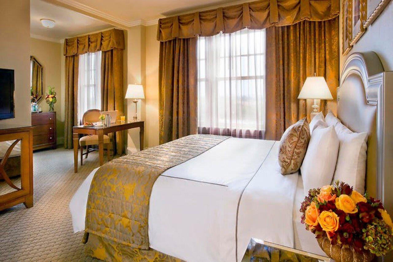 Warwick Melrose Hotel