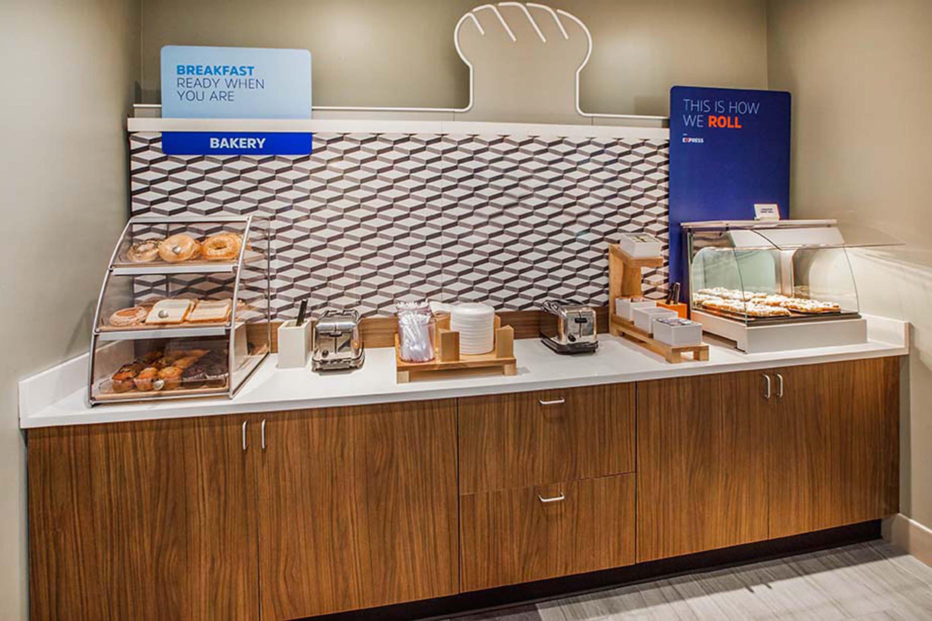 Express & North At Preston By Ihg Hotel Dallas