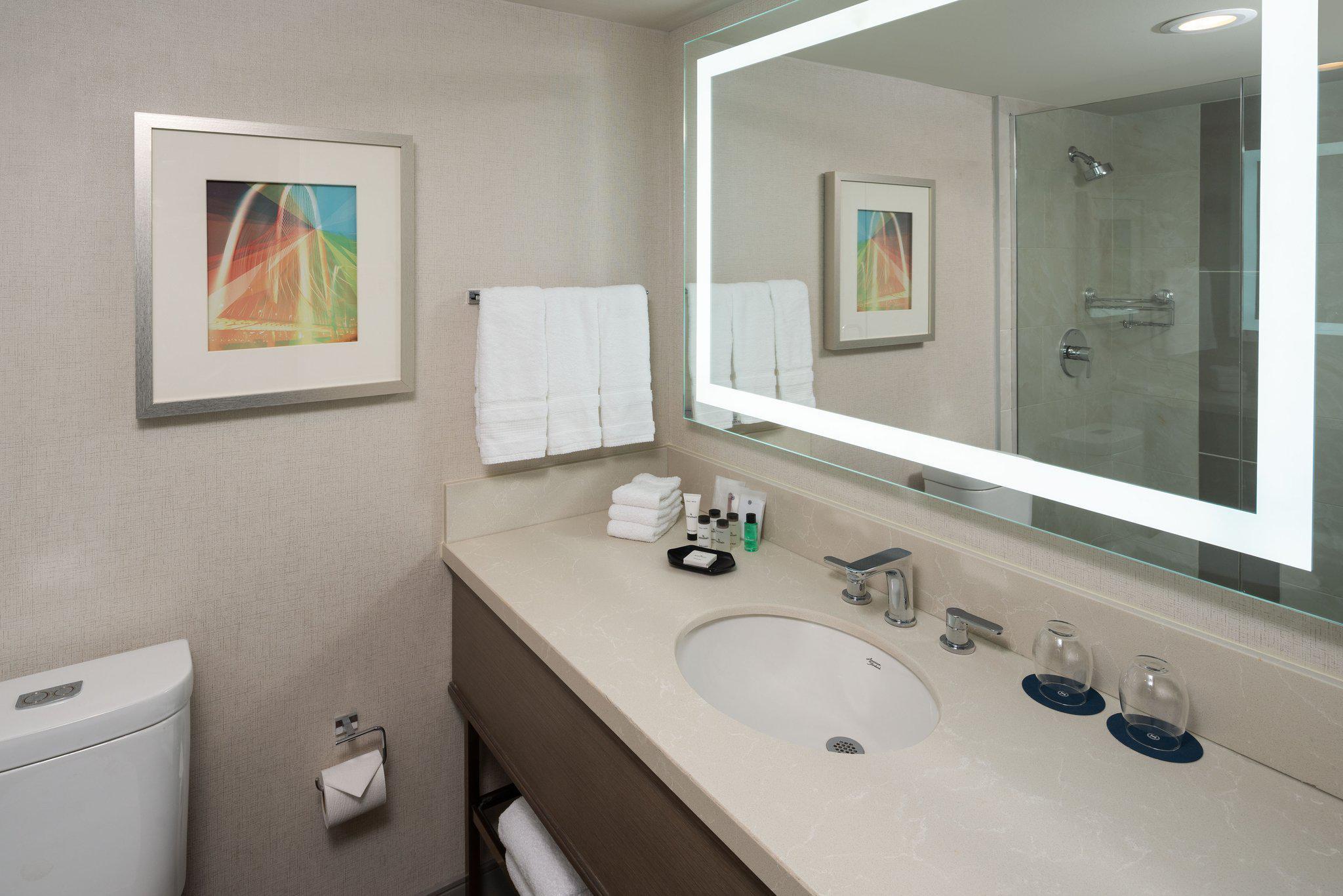 Sheraton By The Galleria 4*