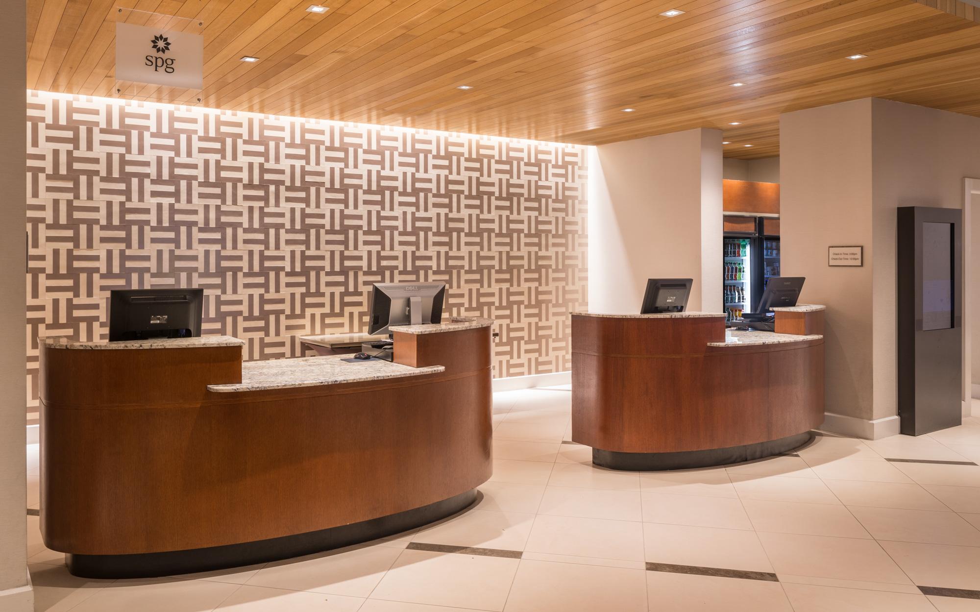 Hotel Sheraton By The Galleria 4*
