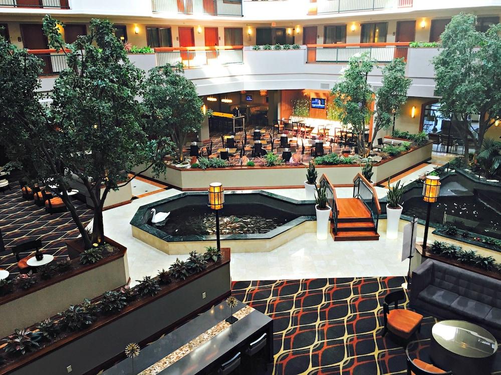 Embassy By Hilton Near The Galleria Hotel 4*