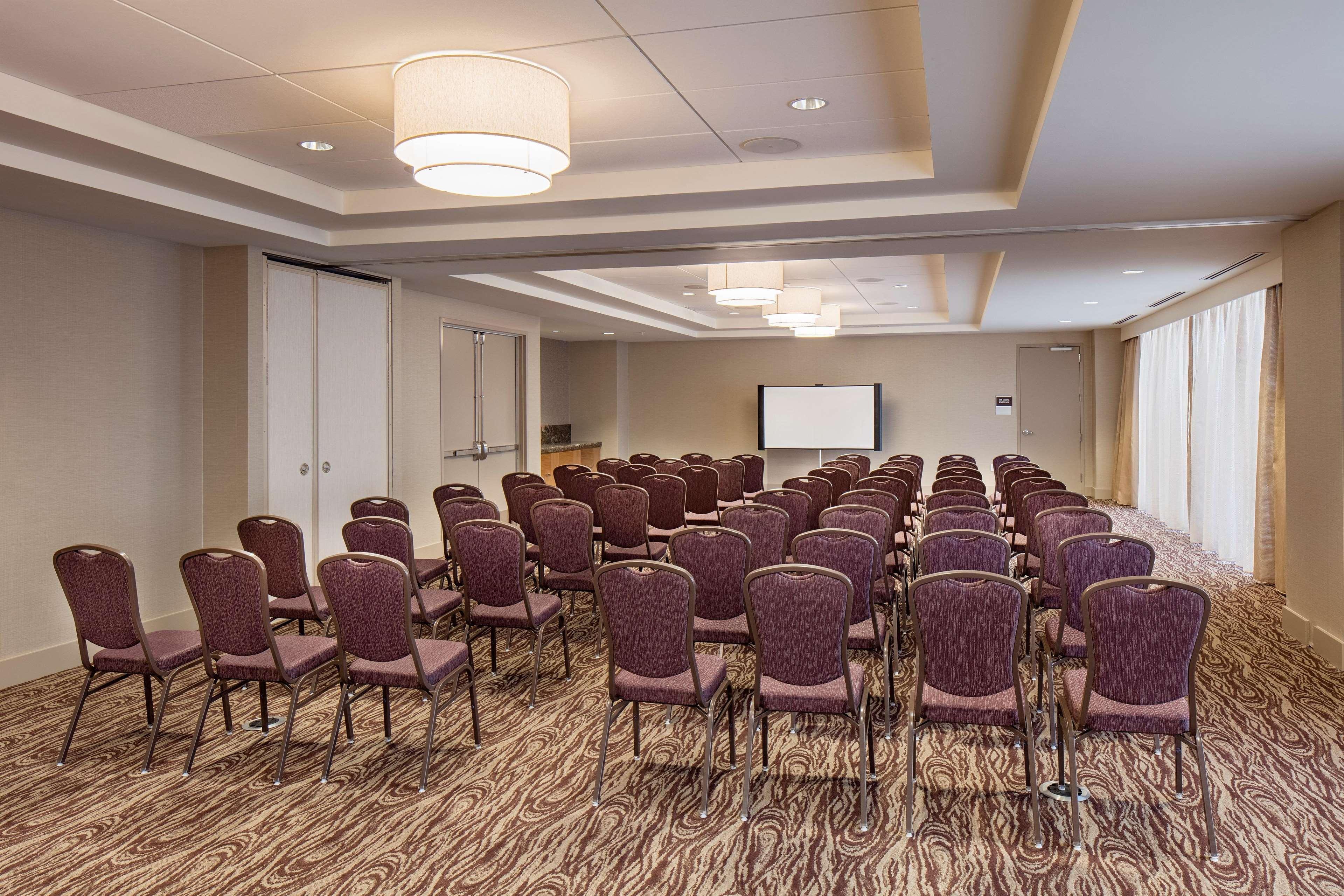 Hotel Hilton Garden Downtown 3*
