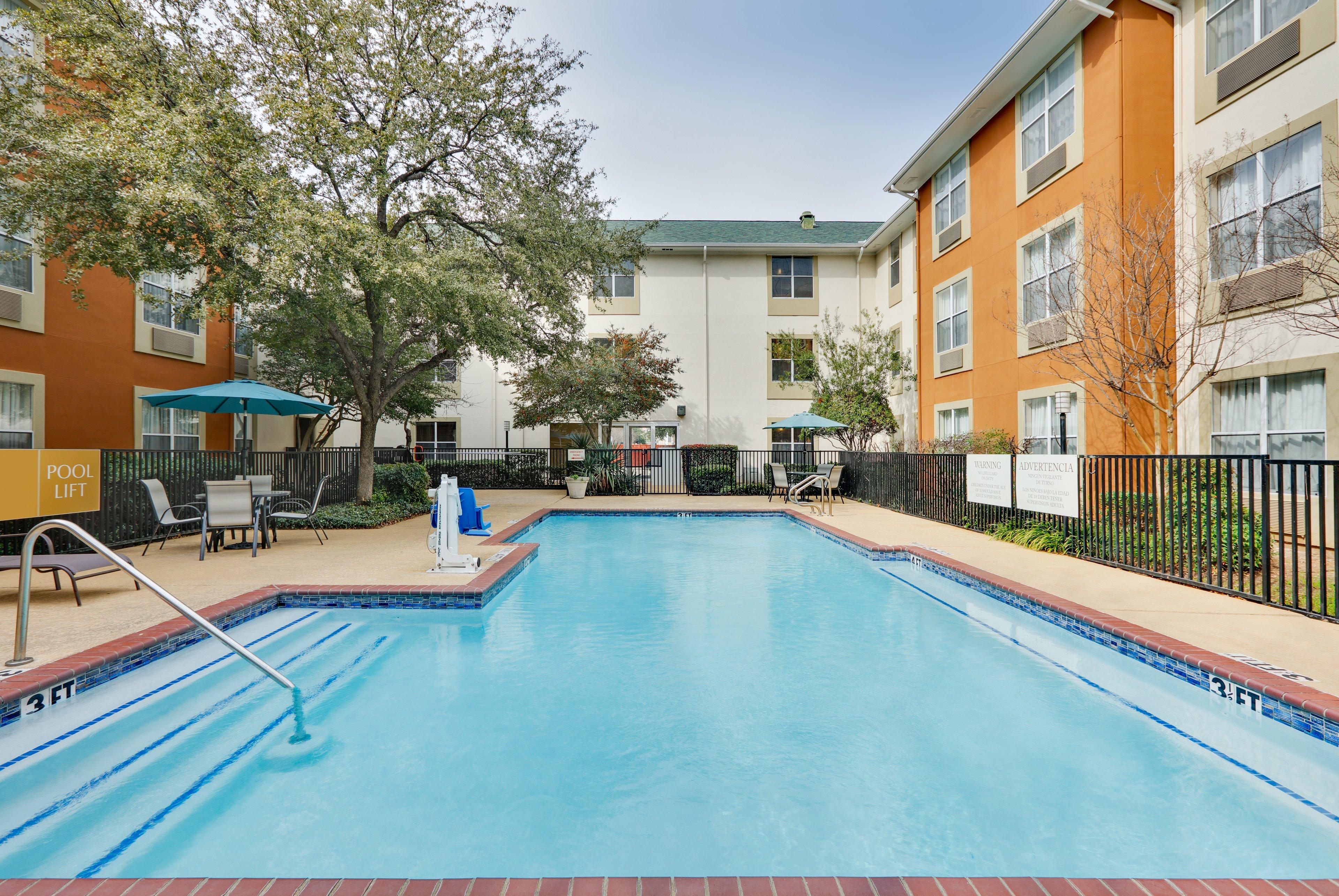 Candlewood Market Center-love Field By Ihg Hotel Dallas