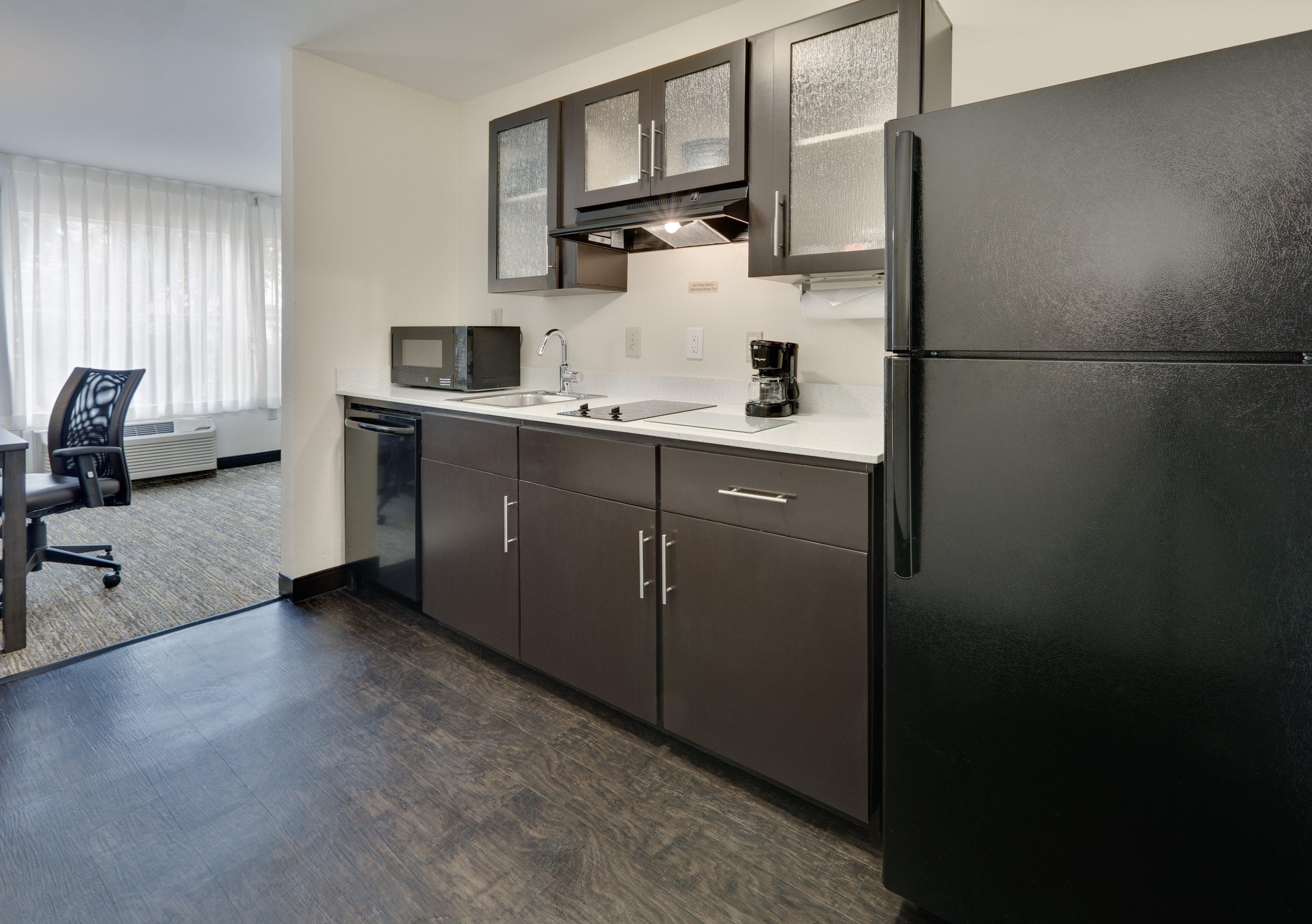 Candlewood Market Center-love Field By Ihg Hotel