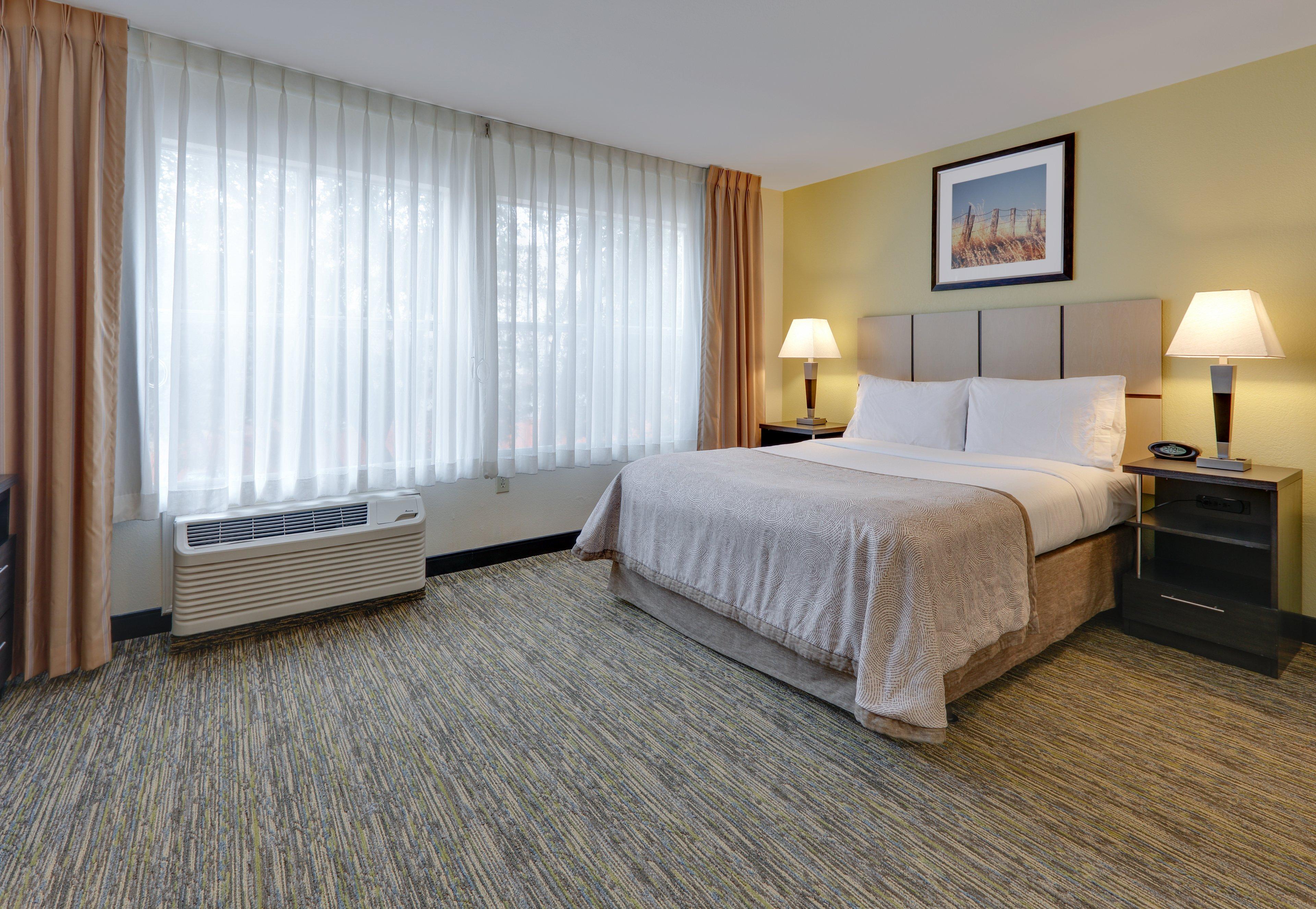 Candlewood Market Center-love Field By Ihg Hotel 3*