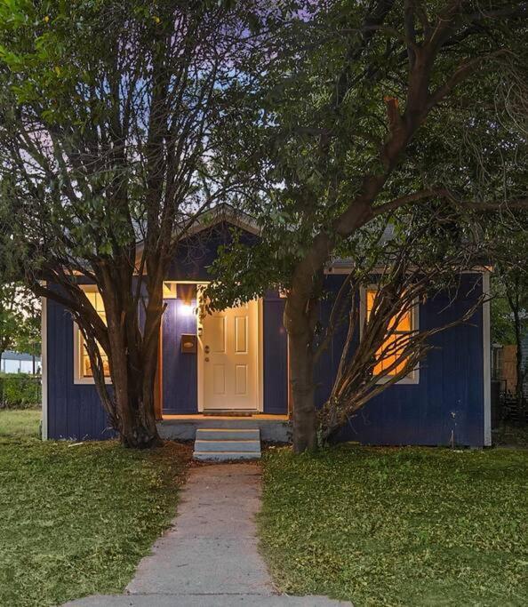 Holiday home Cowboy Royal Blue Star House 2 Mi To Fair Park