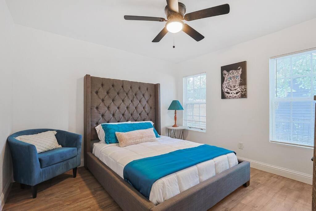 Holiday home Cowboy Royal Blue Star House 2 Mi To Fair Park *