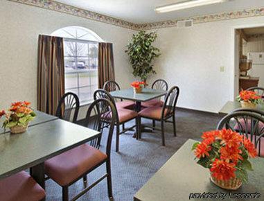 Hotel Super 8 By Wyndham South Dallas
