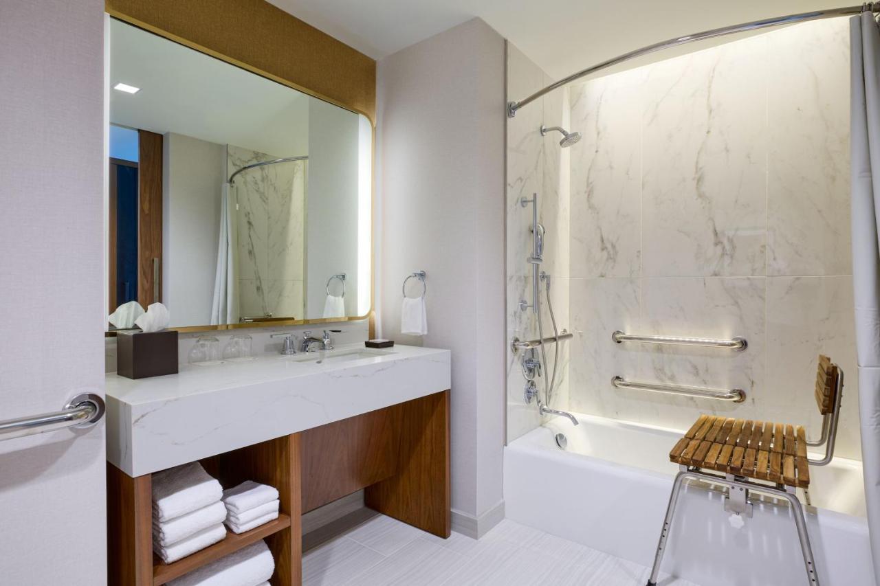 Hotel Jw Marriott Arts District