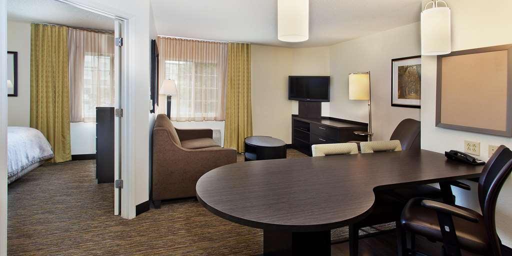 Sss Richardson Hotel *