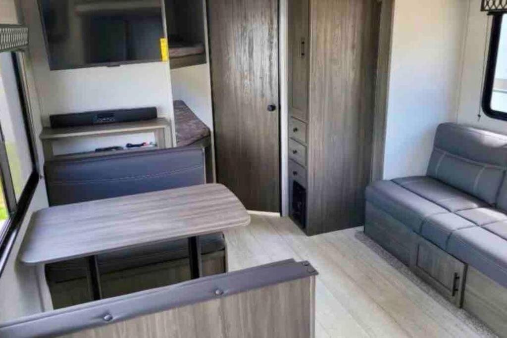 Apartment Tiny Rv In The Heart Of & Dos Xx
