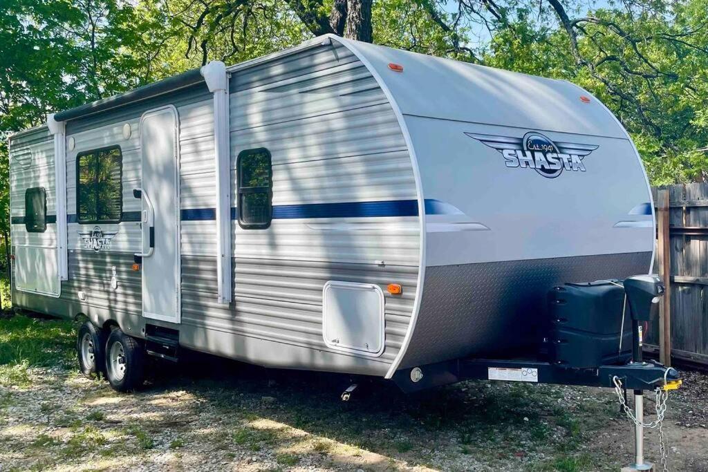 Tiny Rv In The Heart Of & Dos Xx