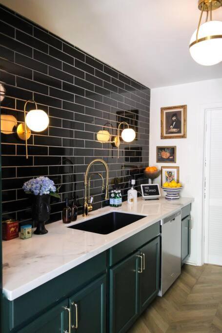 Apartment Mr. Nomad: Parisian Pophaus In Uptown *