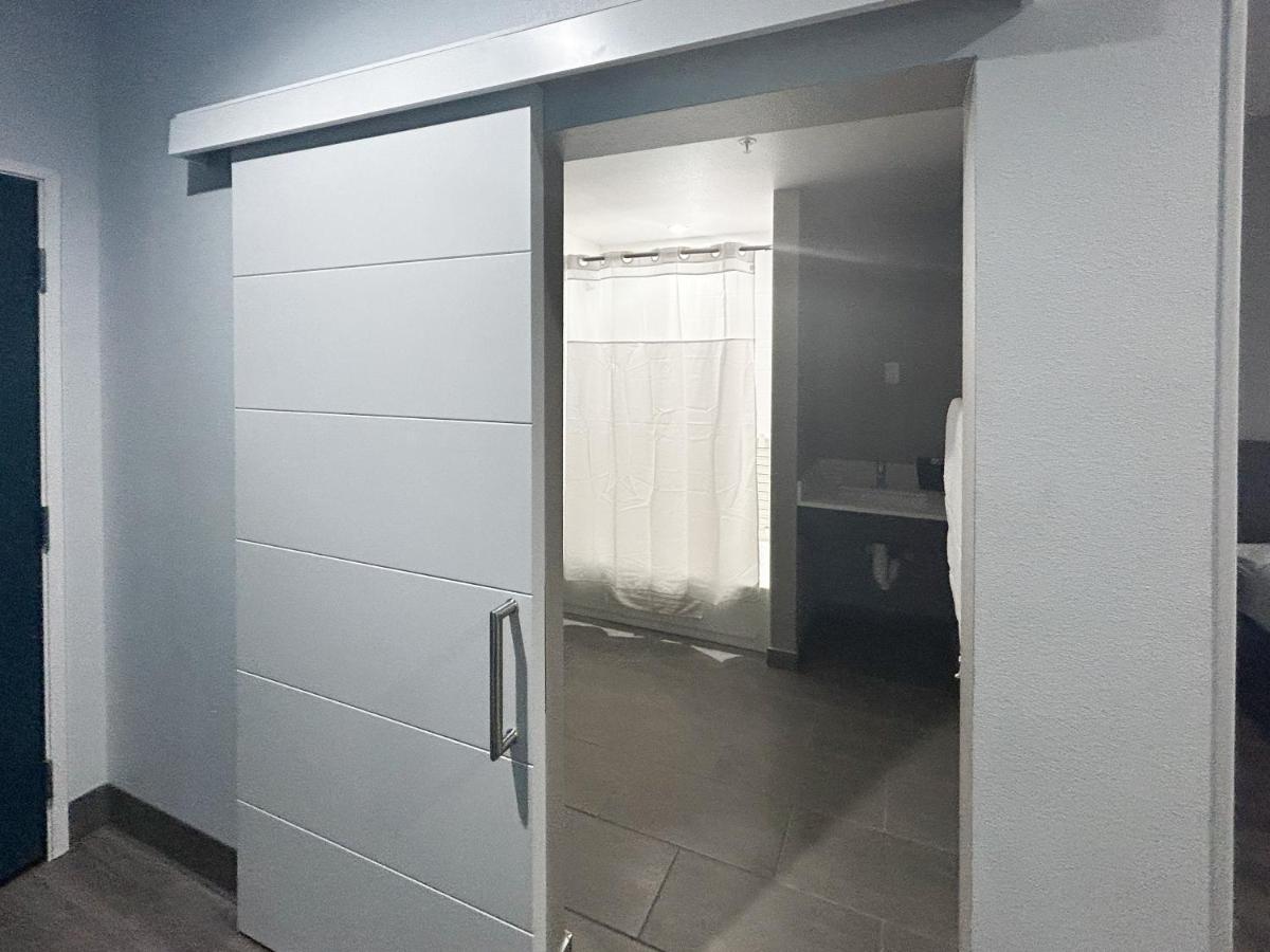 6 Dallas, Tx Methodist Charlton Medical Ctr Hotel 2*
