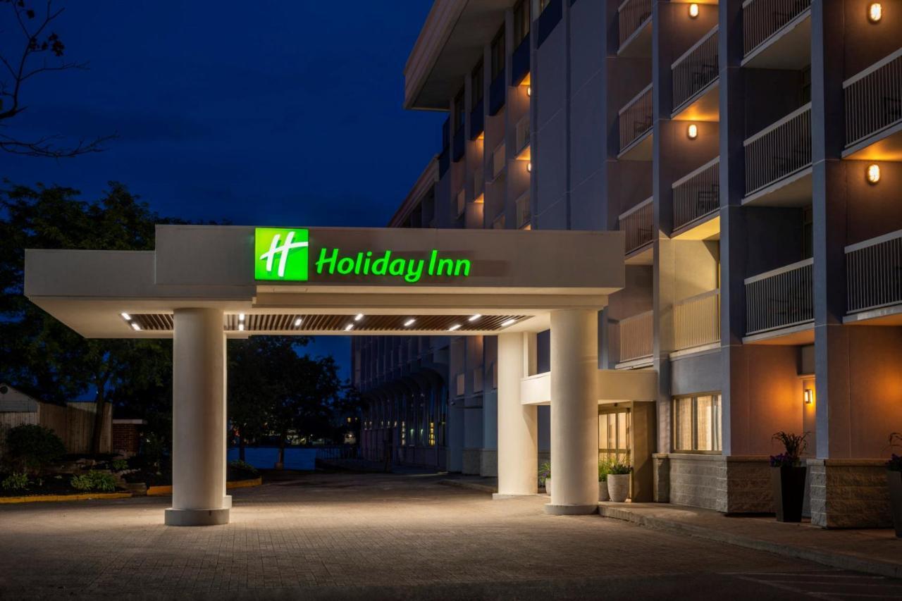 Market Ctr Field By Ihg Dallas