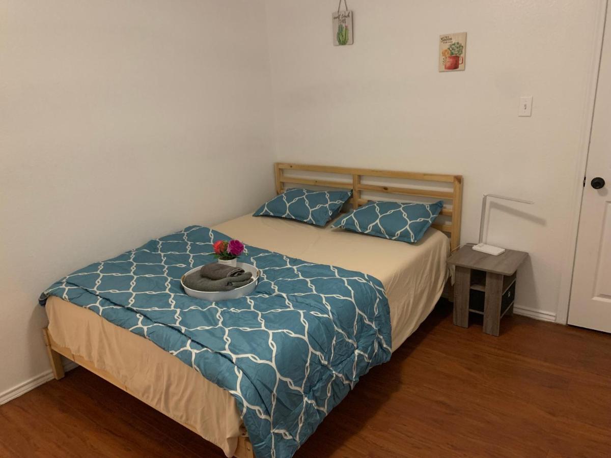 Homestay Private In Near Downtown *