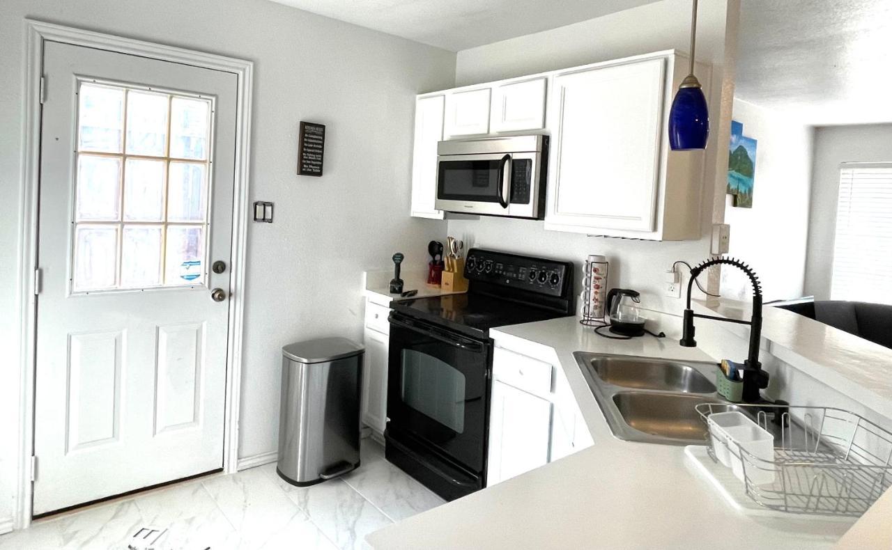 Homestay Private In Near Downtown *