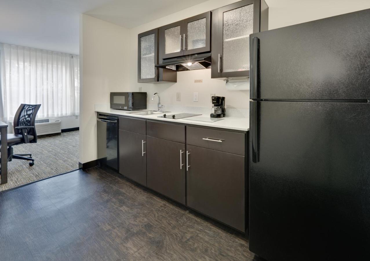 Hotel Candlewood Market Center-love Field By Ihg