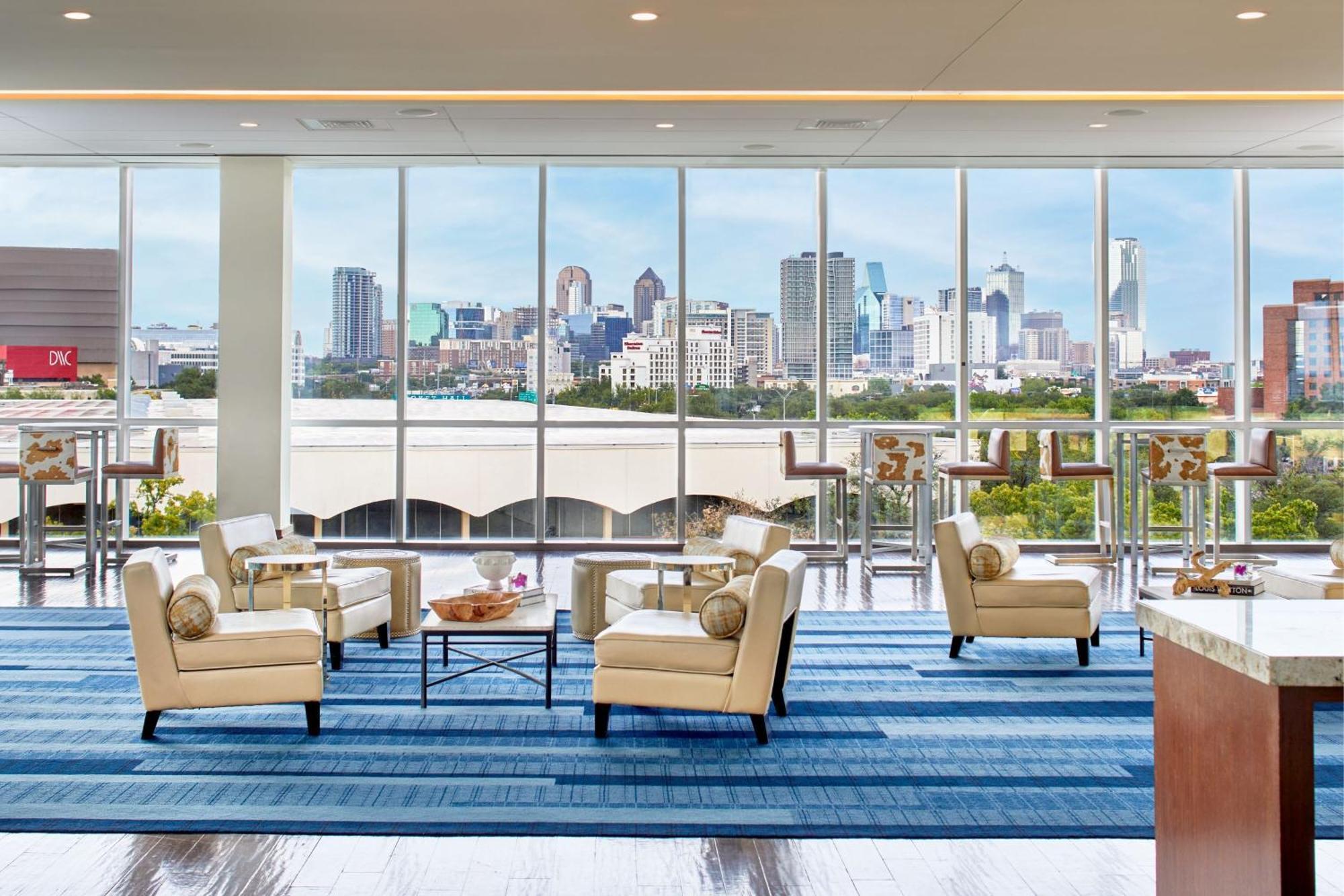 Renaissance Hotel 4*