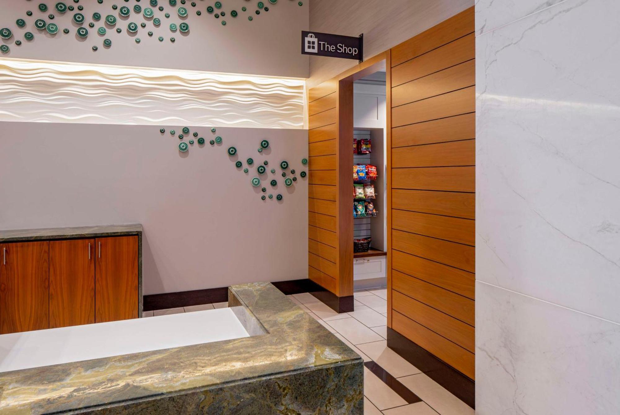 Hilton Garden Downtown 3*