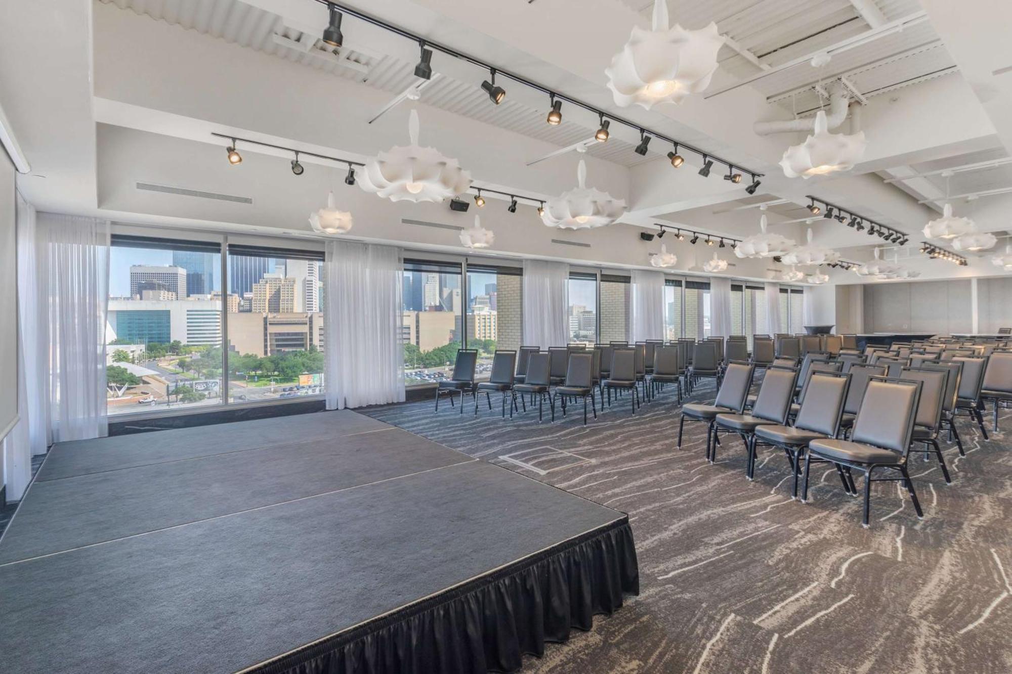 Lorenzo Dallas, Tapestry Collection By Hilton Hotel Dallas
