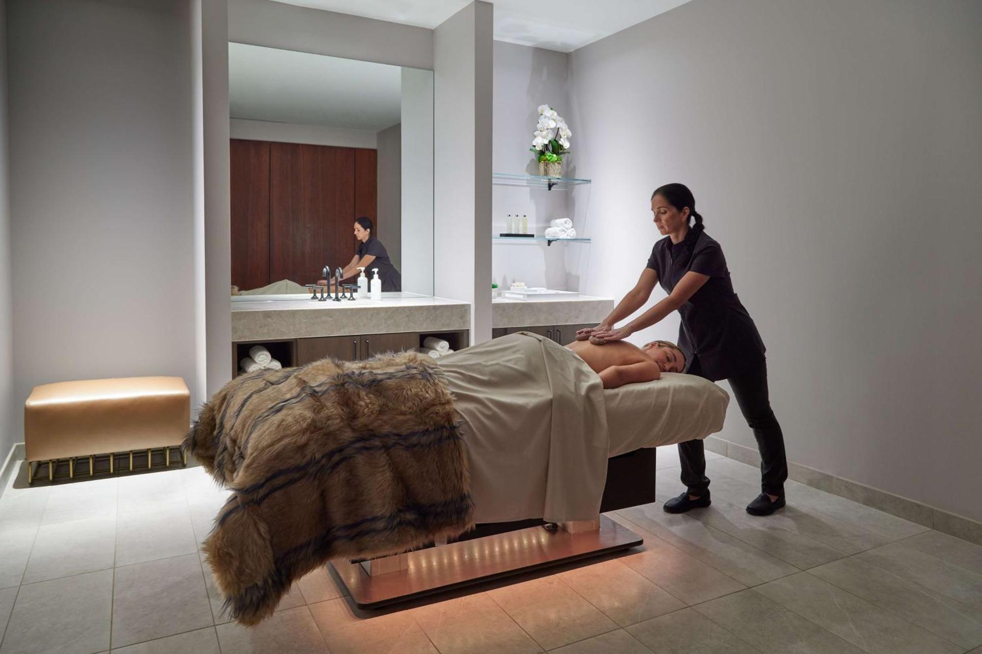 Thompson Dallas, By Hyatt 5* Dallas