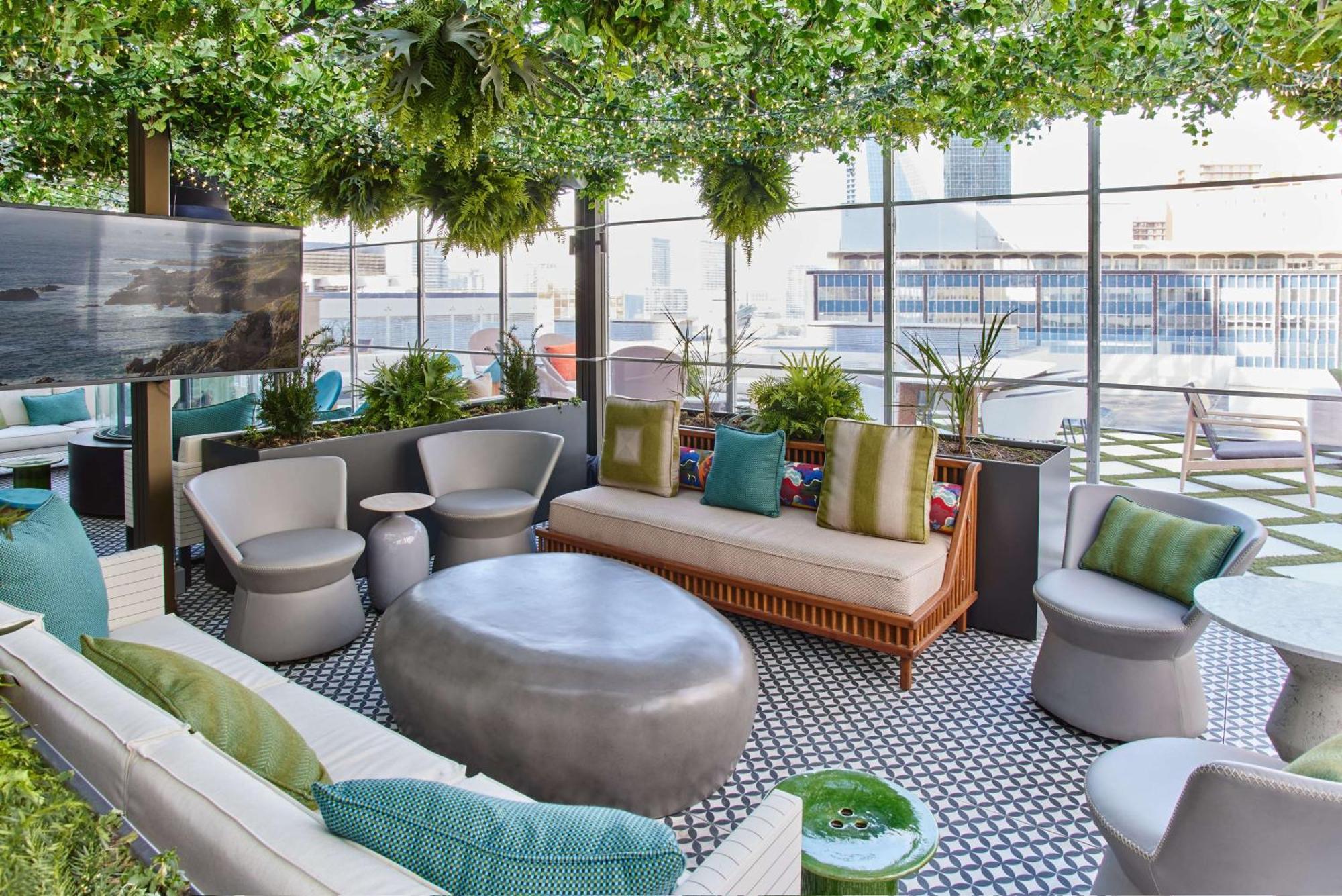 Thompson Dallas, By Hyatt 5*