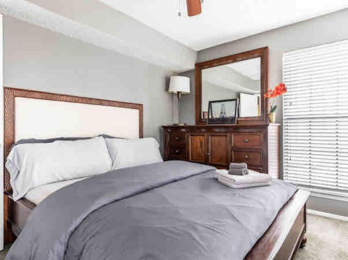 Apartamento Affordable With Balcony Dallas