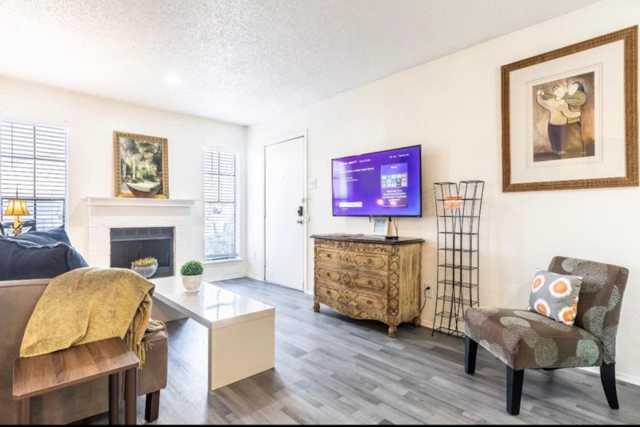North Updated One Bedroom Apartment Dallas