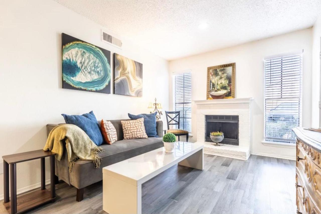 North Updated One Bedroom Dallas