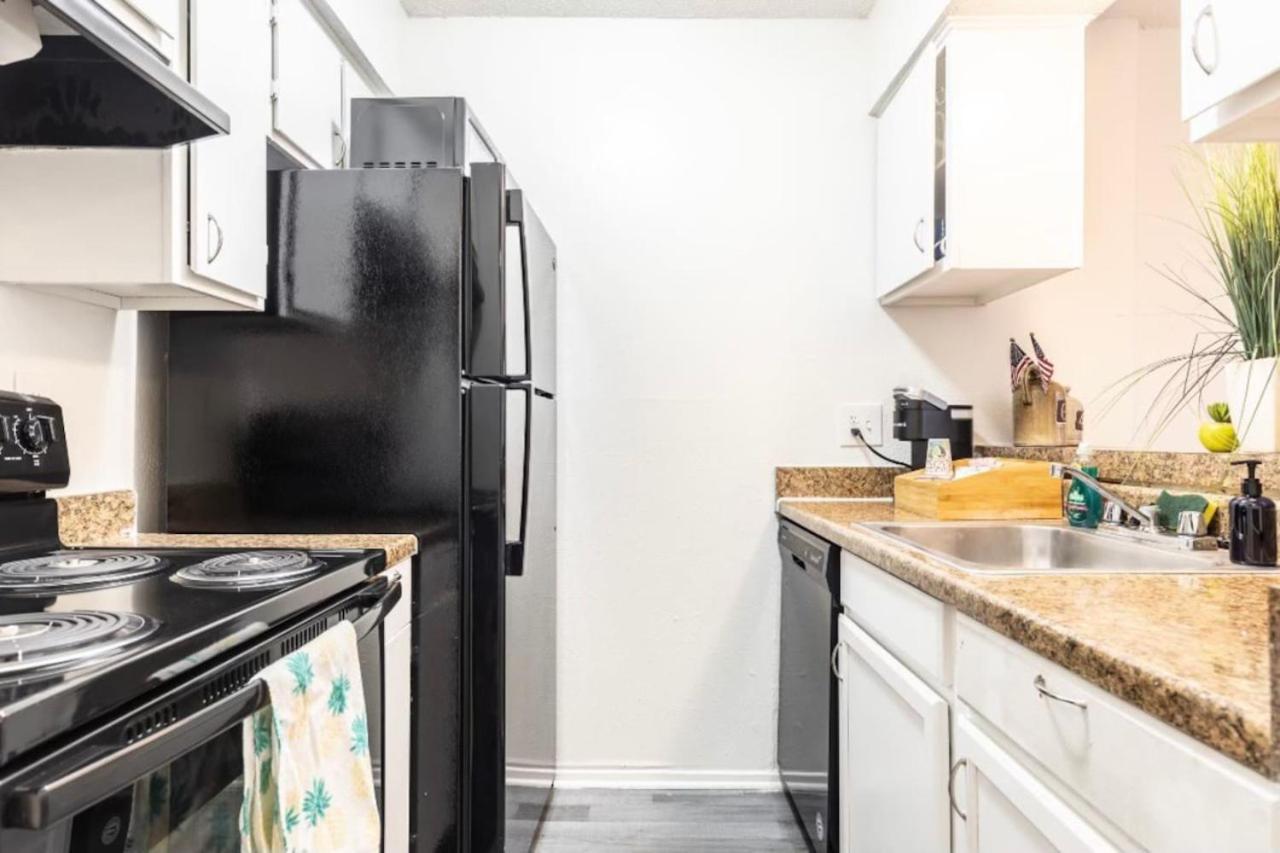 Apartment Awhile In Cozy 1 Bed Dallas