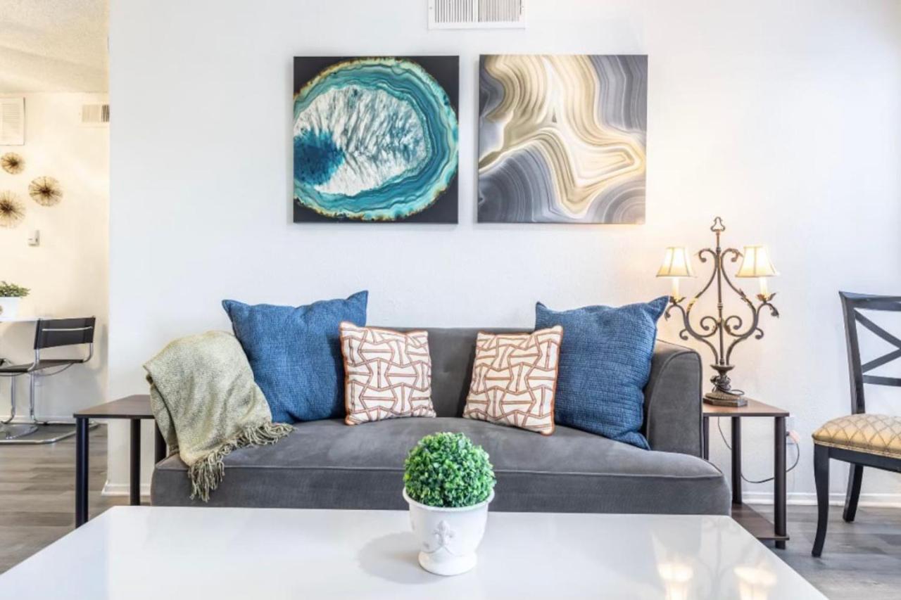 North Updated One Bedroom Dallas
