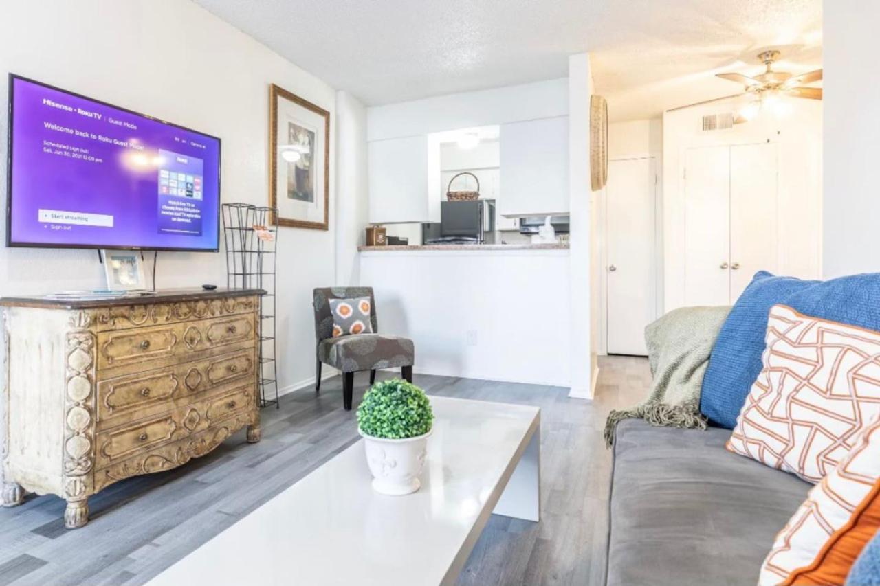 North Updated One Bedroom Apartment Dallas