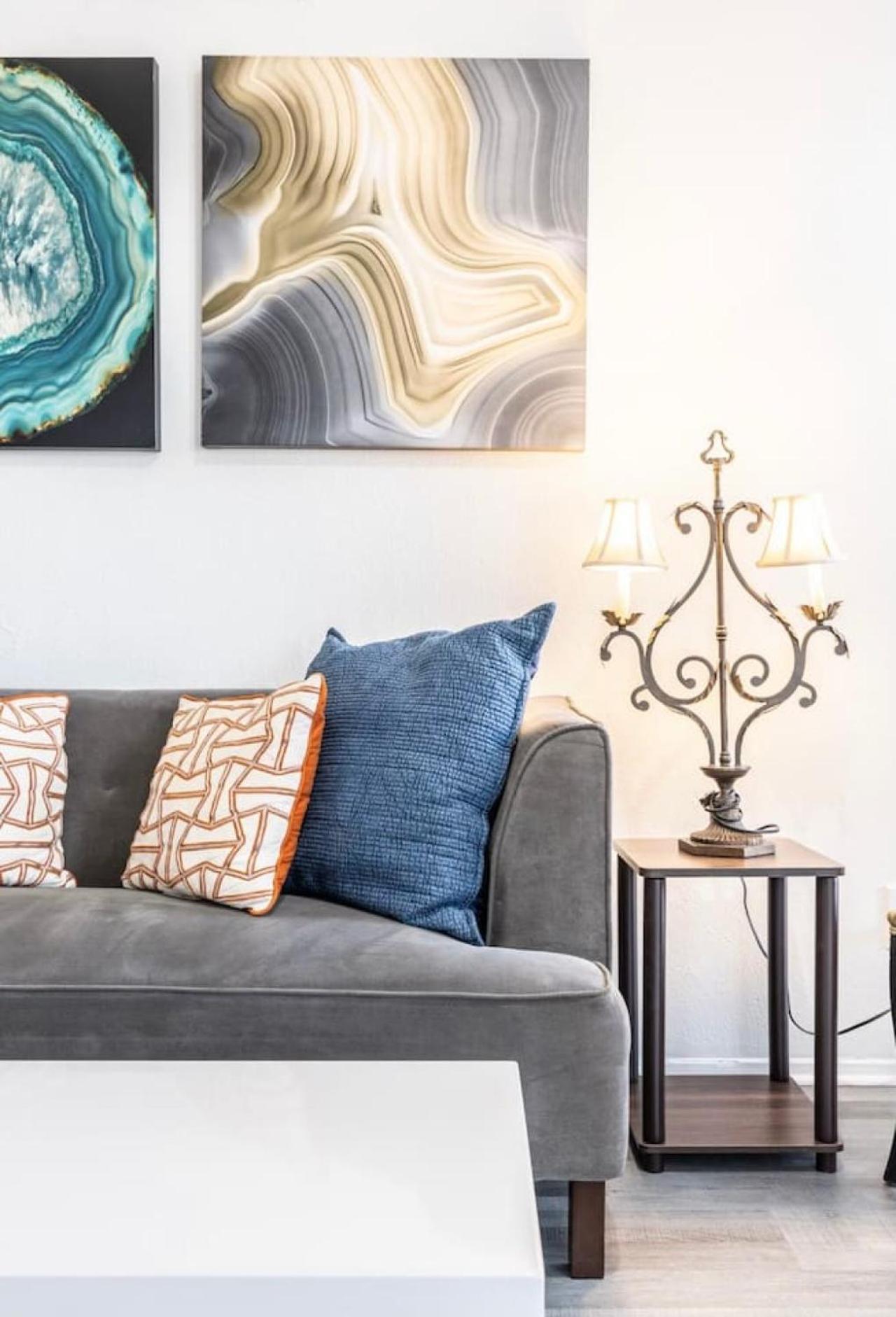 North Updated One Bedroom Dallas