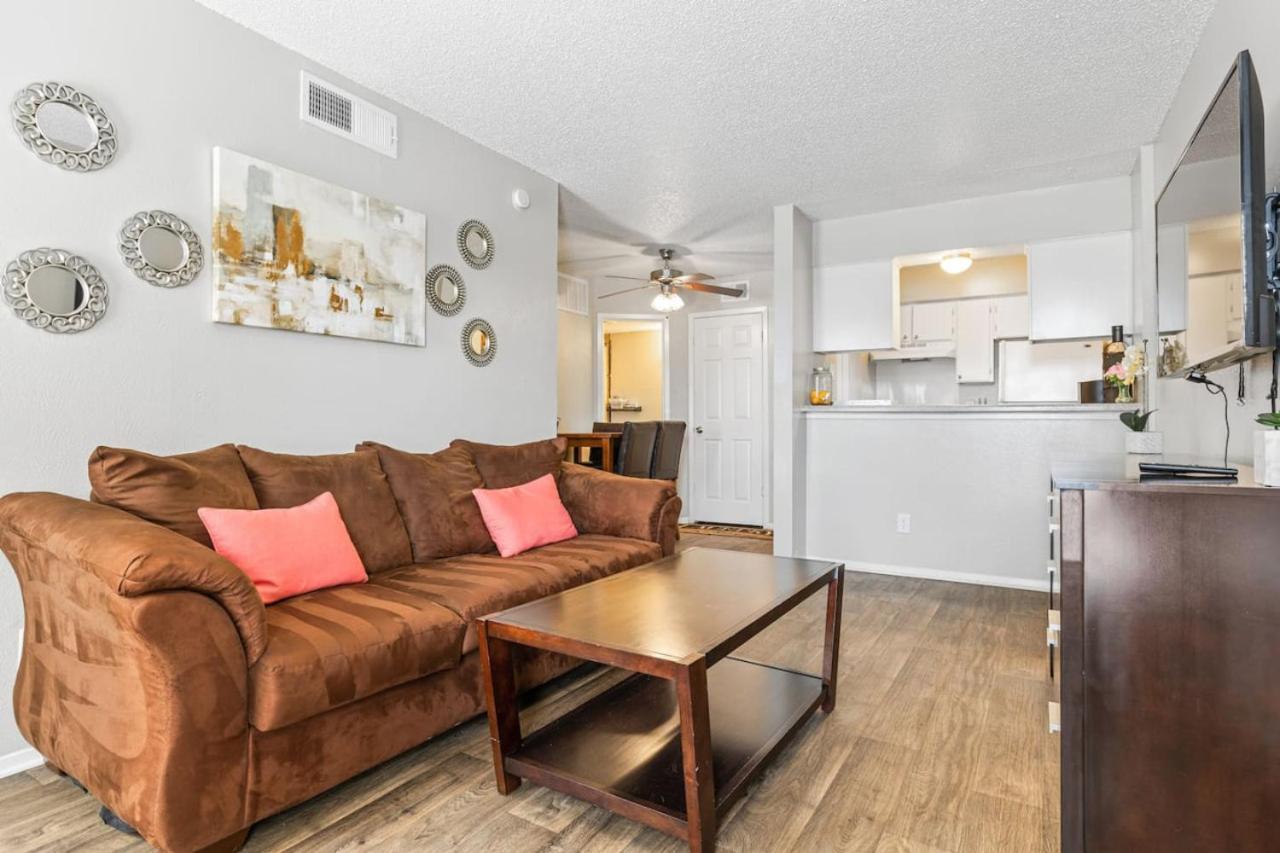 Work Remotely In Urban Dfw Apartment