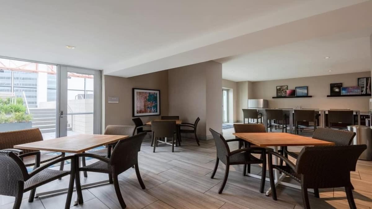 18th Fl Stylish Cozysuites With Pool, Gym #1 Apartment Dallas