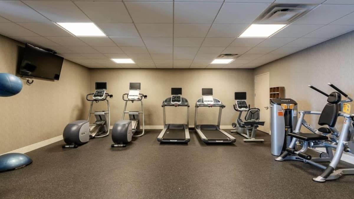 18th Fl Stylish Cozysuites With Pool, Gym #1 Apartment *
