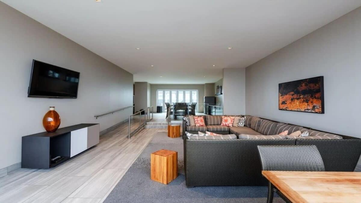 16th Fl Bold Cozysuites With Pool, Gym #3