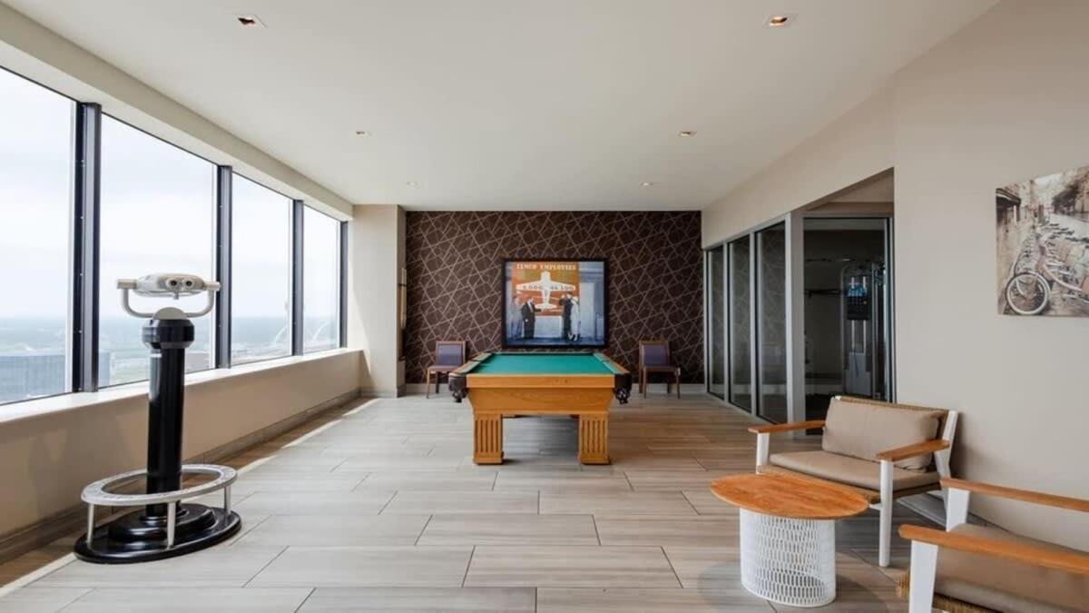 16th Fl Bold Cozysuites With Pool, Gym #3 * Dallas