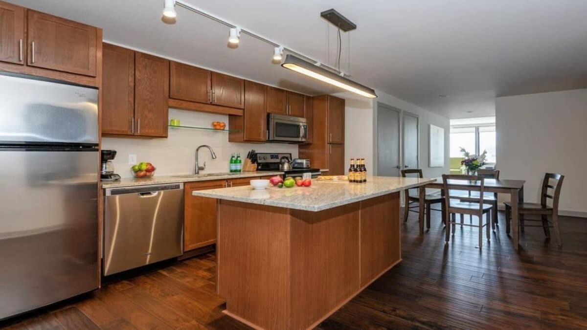 16th Fl Bold Cozysuites With Pool, Gym #3 * Dallas
