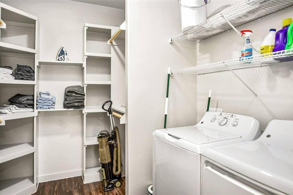 Contemporary Lux 1bd Downtown Dallas