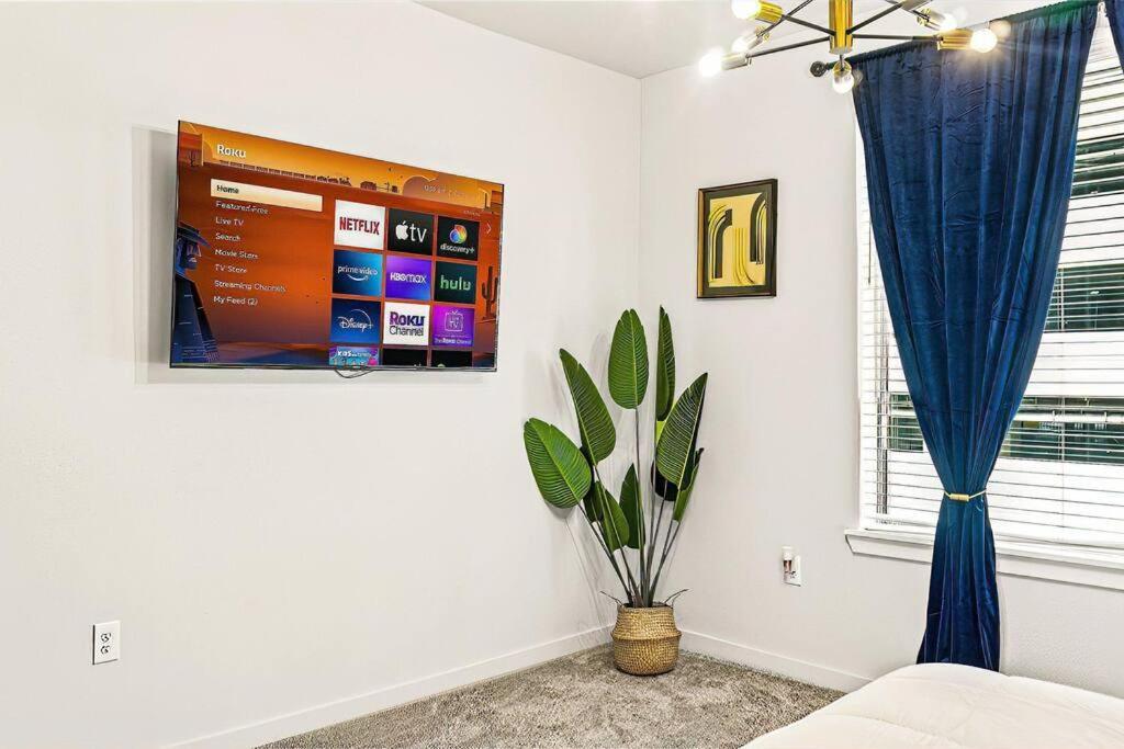 Contemporary Lux 1bd Downtown *