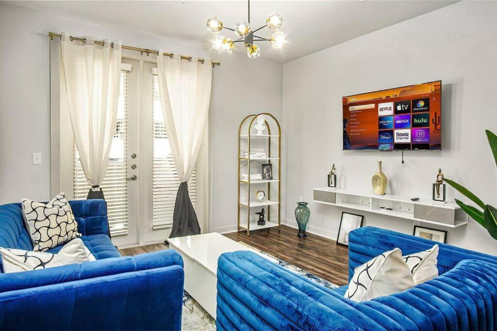 Contemporary Lux 1bd Downtown