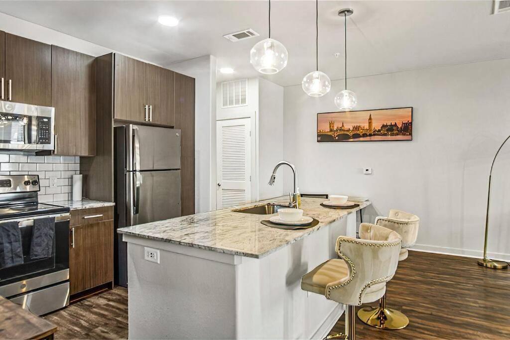 Contemporary Lux 1bd Downtown Dallas